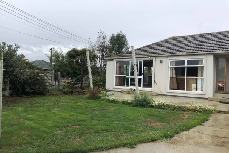 Photo of property in 8 Vivian Street, Burwood, Christchurch, 8083