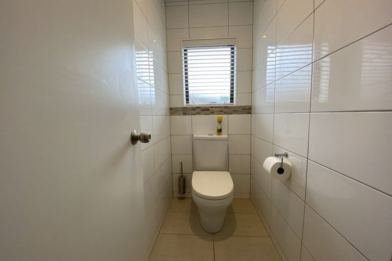Photo of property in 1/92 Mirrabooka Avenue, Botany Downs, Auckland, 2010