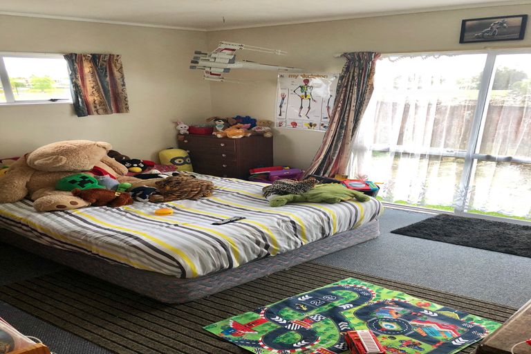 Photo of property in 34 Brains Road, Kelston, Auckland, 0602
