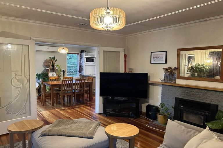 Photo of property in 43 Victoria Street, Carterton, 5713