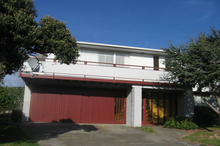 Photo of property in 1 The Anchorage, Whitby, Porirua, 5024