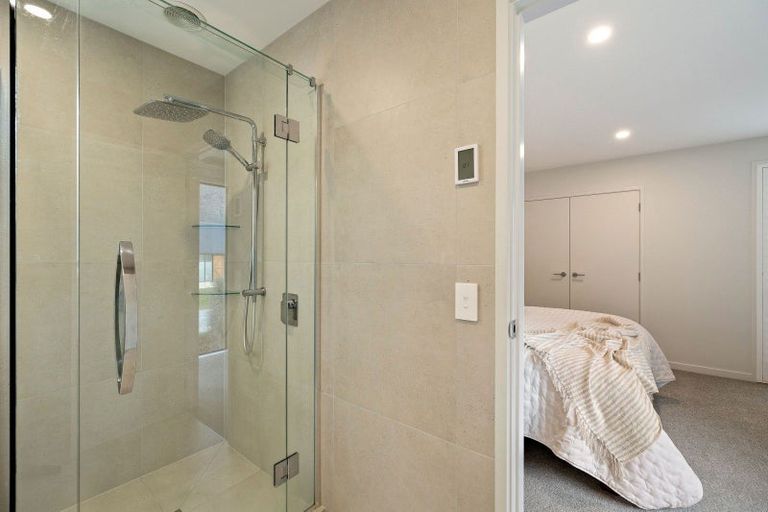 Photo of property in 11 Mulholland Drive, Jacks Point, 9371