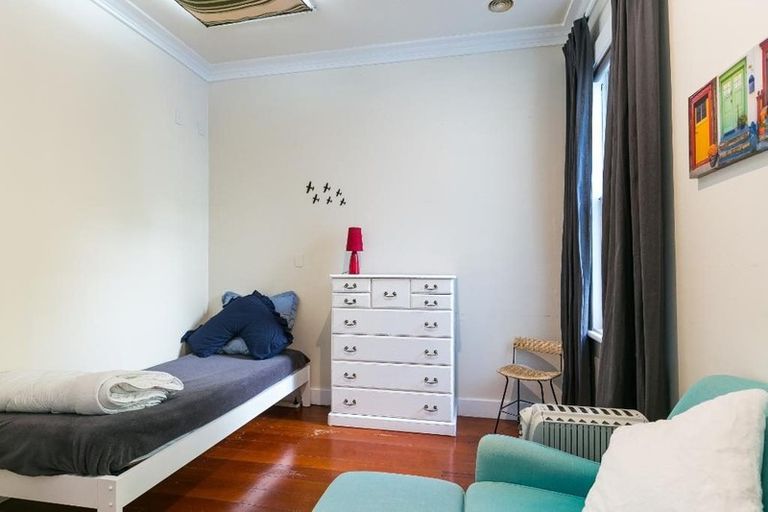 Photo of property in 11 Mcintyre Avenue, Mount Victoria, Wellington, 6011