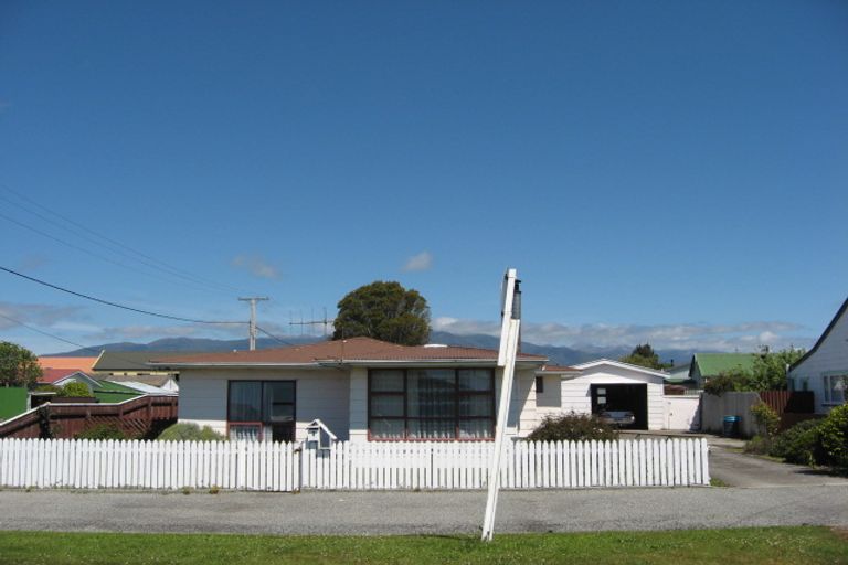 Photo of property in 6 Fonblanque Street, Westport, 7825