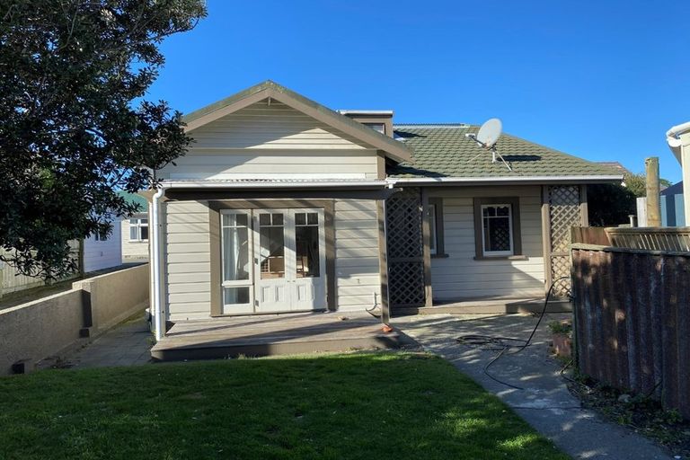 Photo of property in 103 Freyberg Street, Lyall Bay, Wellington, 6022