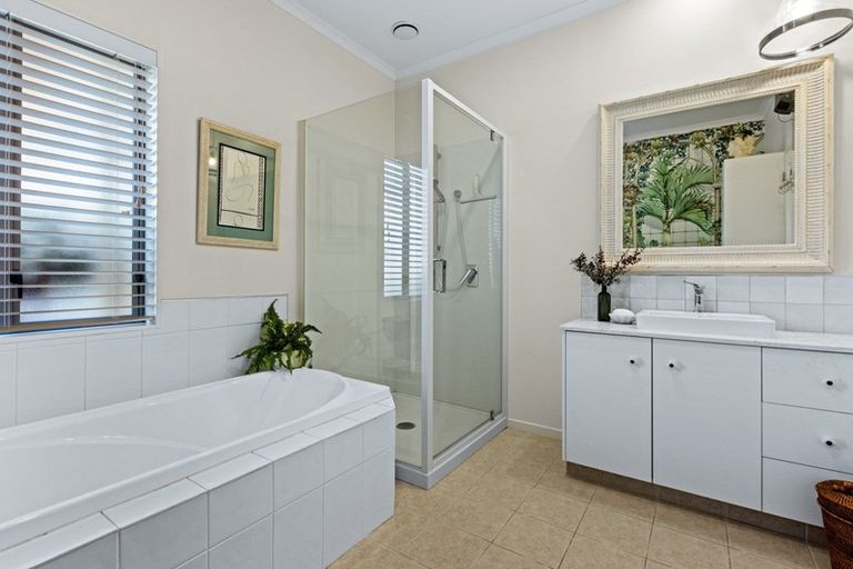 Photo of property in 17c Hetley Crescent, Taradale, Napier, 4112