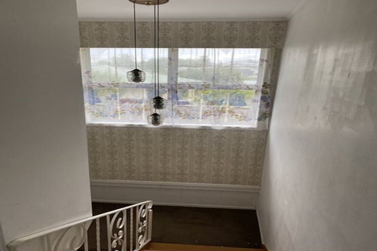 Photo of property in 3/69 Royal View Road, Te Atatu South, Auckland, 0610