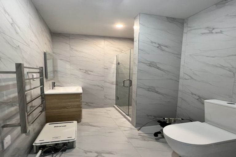 Photo of property in 28 Neretva Avenue, Massey, 0614