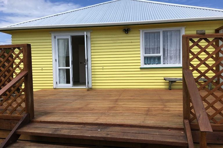 Photo of property in 49 Goldsmith Crescent, Levin, 5510