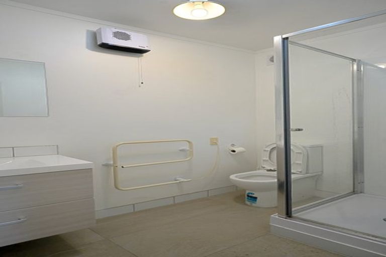 Photo of property in 171c Colwill Road, Massey, Auckland, 0614