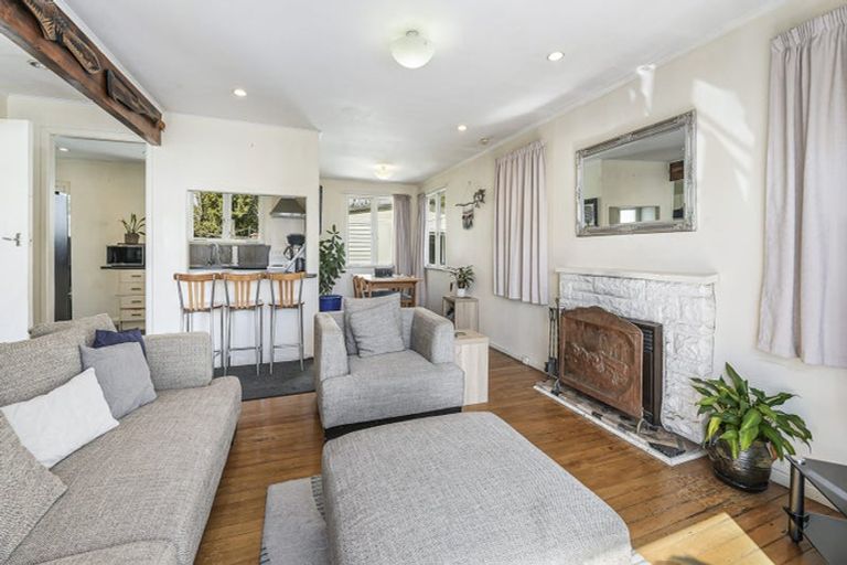 Photo of property in 59 Sylvan Crescent, Te Atatu South, Auckland, 0610