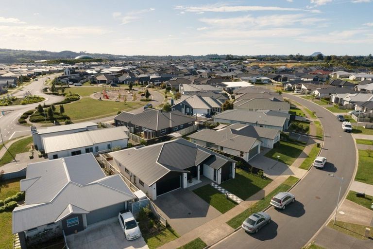 Photo of property in 34 Kahuparere Crescent, Pyes Pa, Tauranga, 3112