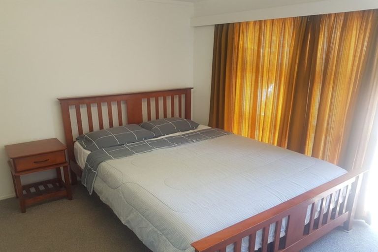 Photo of property in 2 Lotus Lane, Mangere East, Auckland, 2024