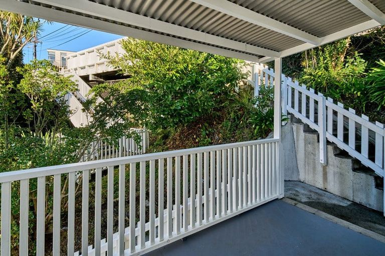 Photo of property in 32 Maarama Crescent, Aro Valley, Wellington, 6021