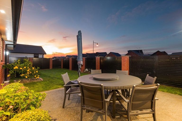 Photo of property in 21 Jarrett Terrace, Leamington, Cambridge, 3432
