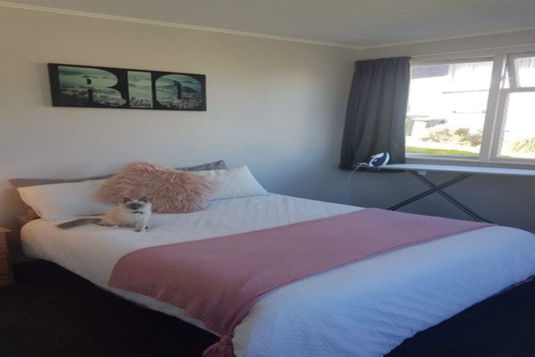 Photo of property in 18 Owhiti Street, Titahi Bay, Porirua, 5022