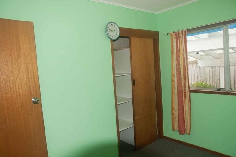 Photo of property in 42 Fruitvale Road, New Lynn, Auckland, 0600