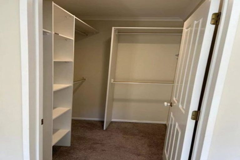 Photo of property in 16 Middlefield Drive, East Tamaki Heights, Auckland, 2016