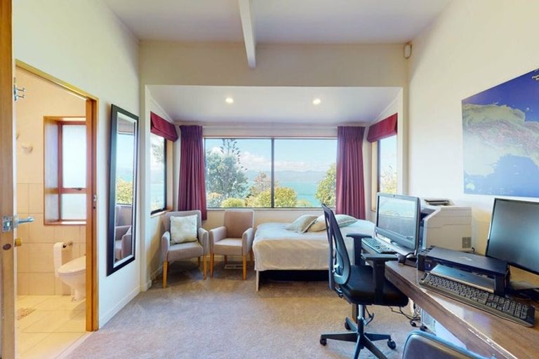 Photo of property in 8 Ranikhet Way, Khandallah, Wellington, 6035