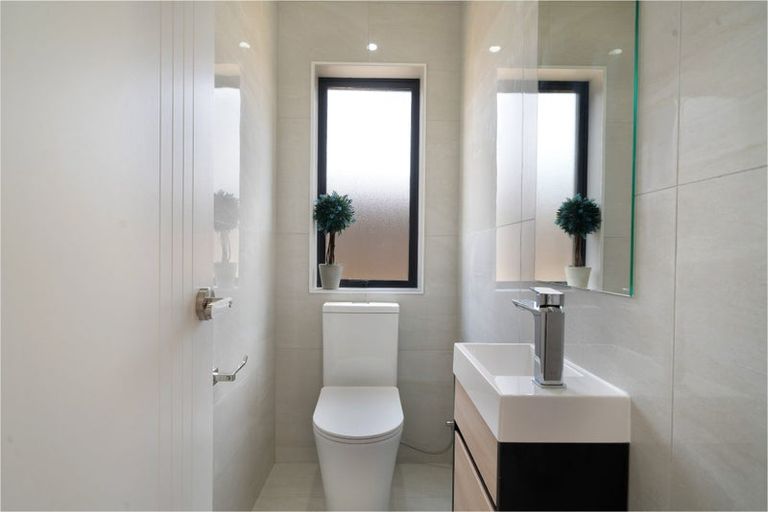 Photo of property in 21 Parker Avenue, New Lynn, Auckland, 0600