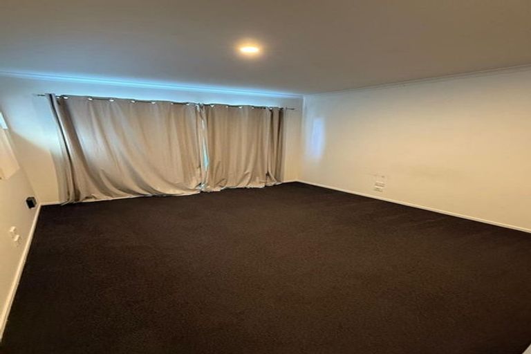 Photo of property in 52 Aspiring Avenue, Clover Park, Auckland, 2019