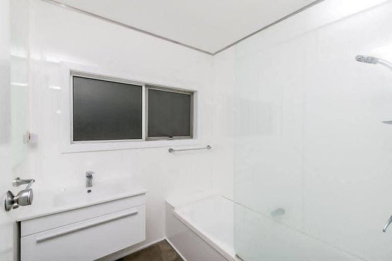 Photo of property in 20a Hartland Place, Welbourn, New Plymouth, 4312