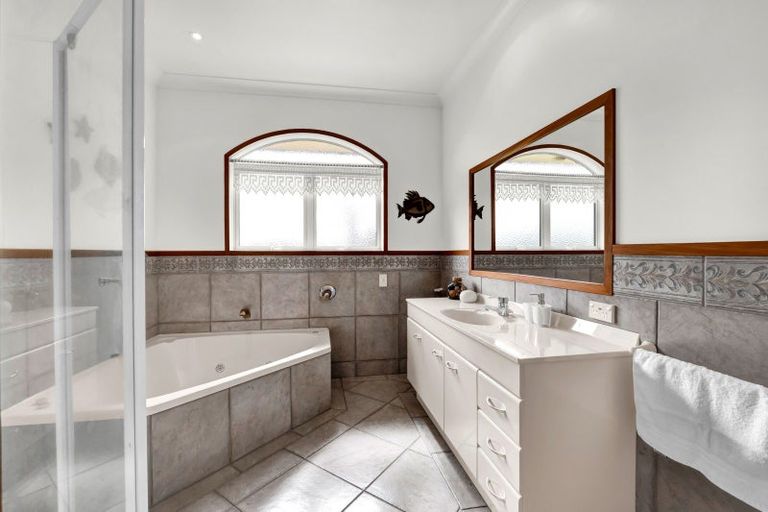 Photo of property in 211 Tawhiti Road, Hawera, 4672