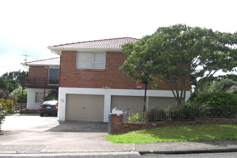 Photo of property in 72 Royal View Road, Te Atatu South, Auckland, 0610