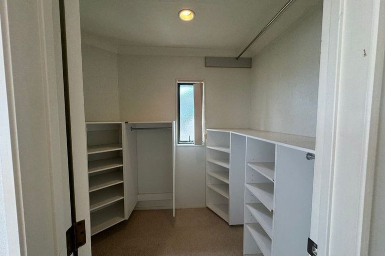 Photo of property in 1 Capistrano Mews, Goodwood Heights, Auckland, 2105