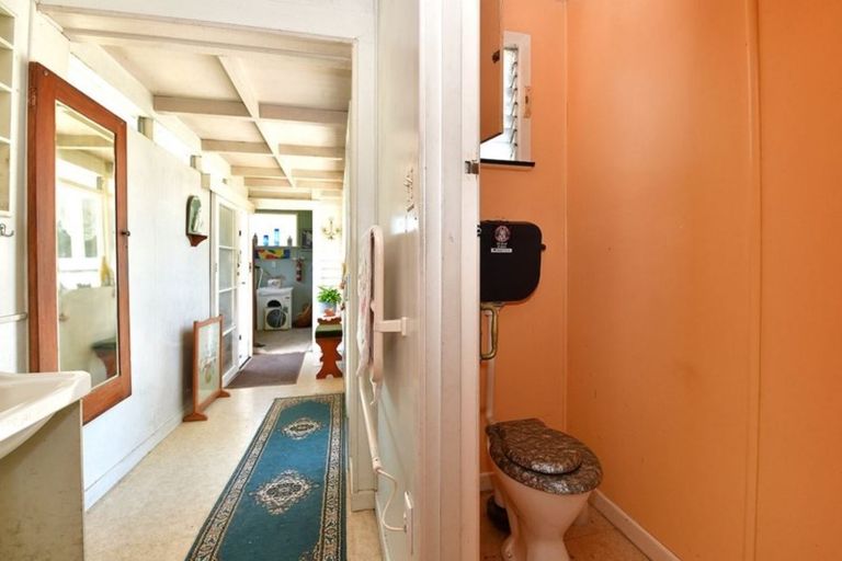 Photo of property in 35 Kowhai Street, Helensville, 0800