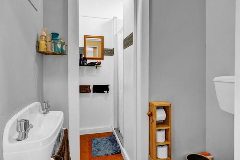 Photo of property in 237 South Road, Hawera, 4610