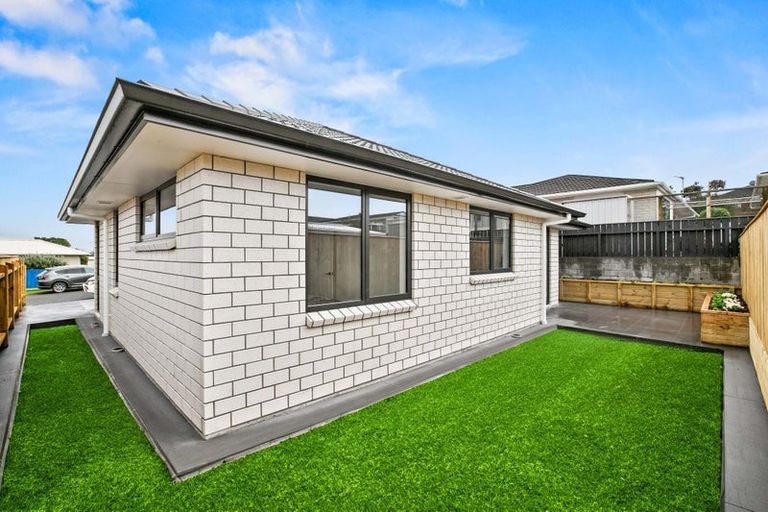 Photo of property in 2b Sandel Rise, Merrilands, New Plymouth, 4312