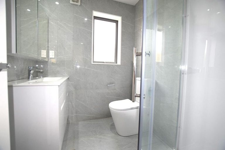 Photo of property in 62 Royal Road, Massey, Auckland, 0614