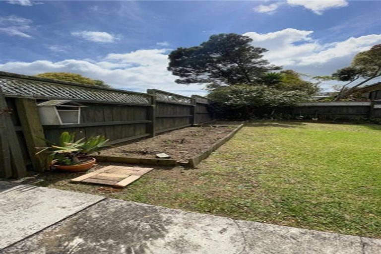 Photo of property in 1/34 Gatman Street, Birkdale, Auckland, 0626