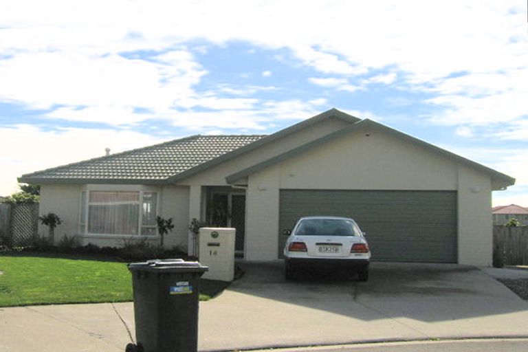 Photo of property in 14 Mohill Place, East Tamaki Heights, Auckland, 2016