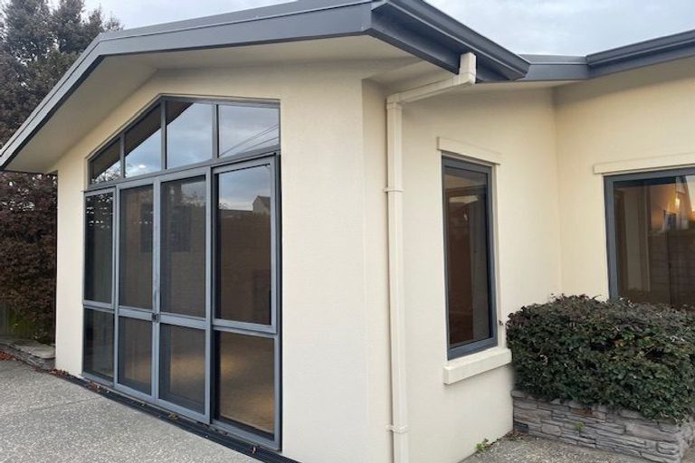 Photo of property in 8 Church Lane, Merivale, Christchurch, 8014