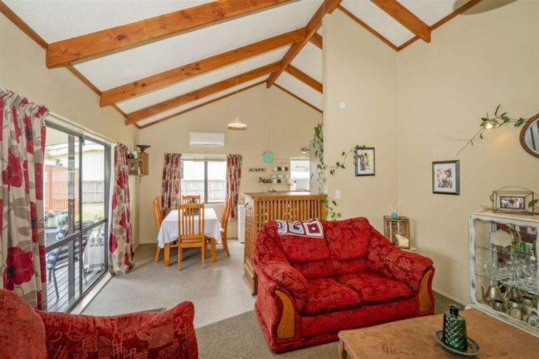 Photo of property in 10 Joan Gaskell Drive, Whitianga, 3510