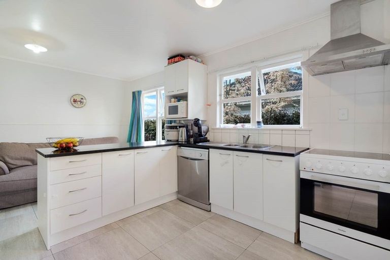 Photo of property in 54 Matipo Road, Te Atatu Peninsula, Auckland, 0610