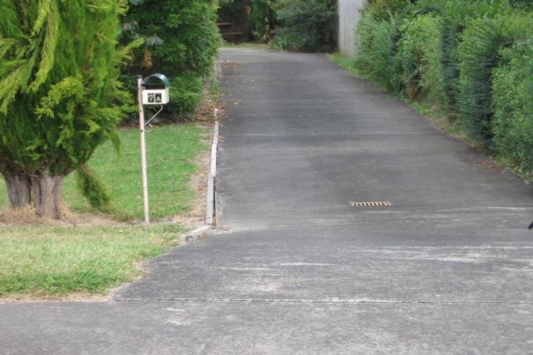 Photo of property in 7 Vardon Road, Green Bay, Auckland, 0604