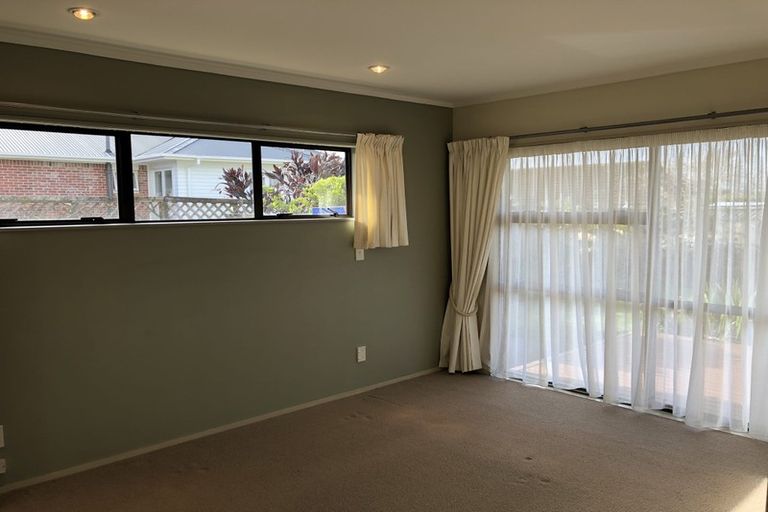 Photo of property in 325 Hobsonville Road, Hobsonville, Auckland, 0618