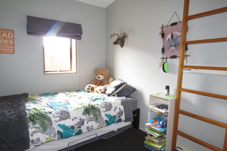 Photo of property in 16 Coates Street, Westport, 7825