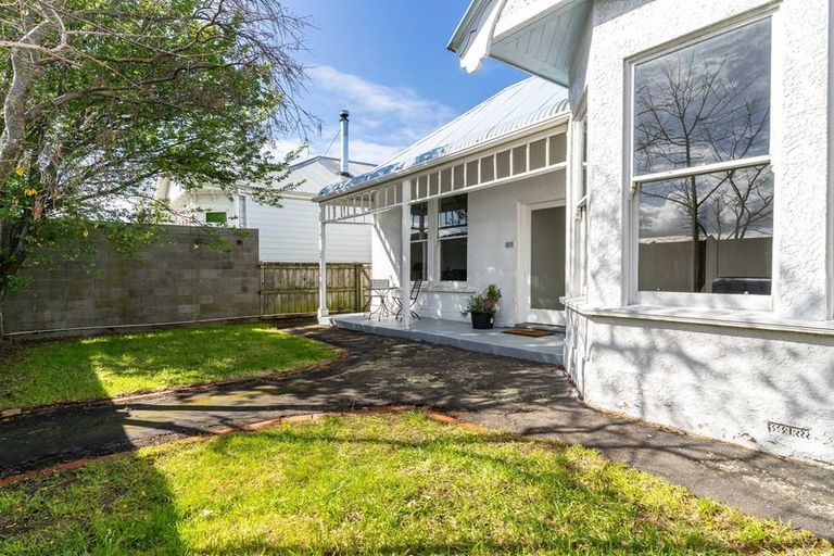Photo of property in 193 Macandrew Road, South Dunedin, Dunedin, 9012