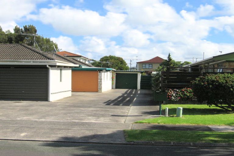 Photo of property in 3/10 Vivian Wilson Drive, Eastern Beach, Auckland, 2012