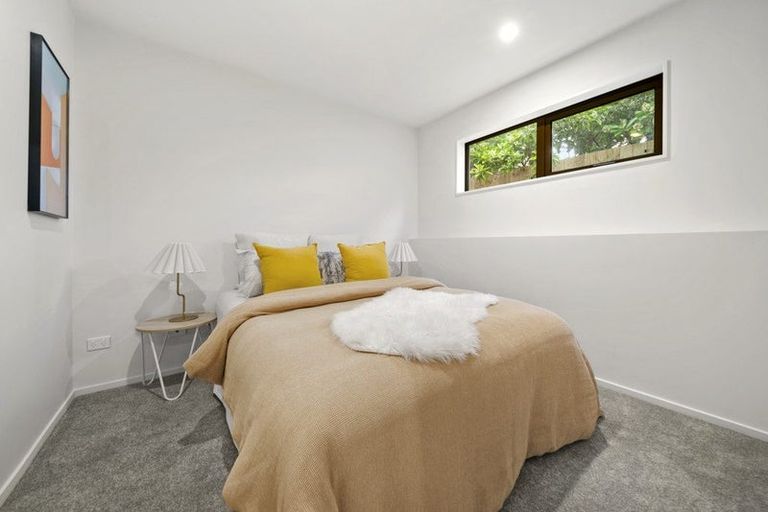 Photo of property in 1/1088 Beach Road, Torbay, Auckland, 0630