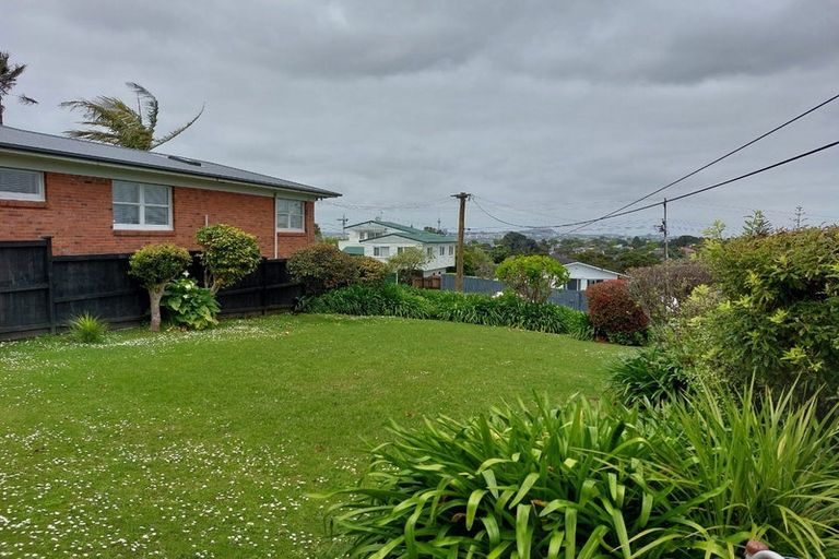 Photo of property in 32 City View Terrace, Birkenhead, Auckland, 0626
