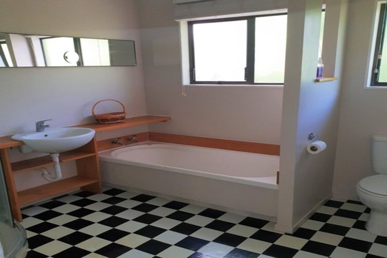 Photo of property in 79 Kitchener Road, Waiuku, 2123