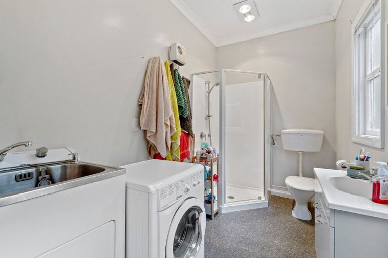 Photo of property in 61 Harbour View Road, Northland, Wellington, 6012