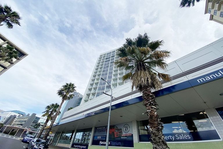 Photo of property in 205/17 Osterley Way, Manukau, Auckland, 2104