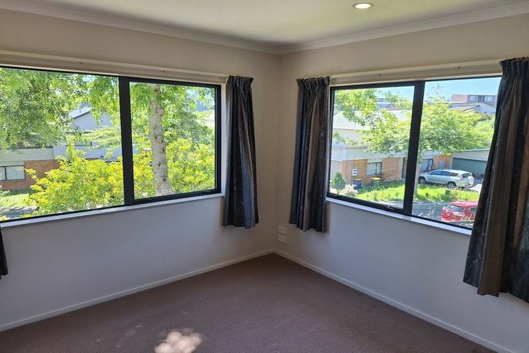 Photo of property in 8 Pyramid Place, Glen Eden, Auckland, 0602
