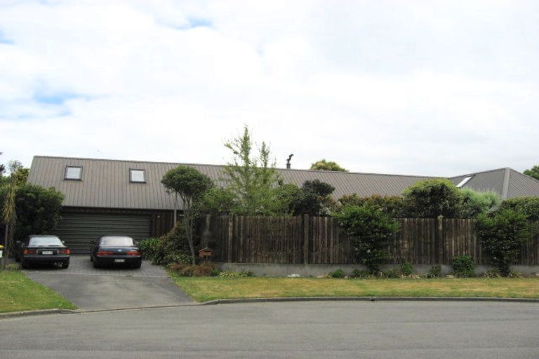 Photo of property in 25 Cricklewood Place, Avonhead, Christchurch, 8042